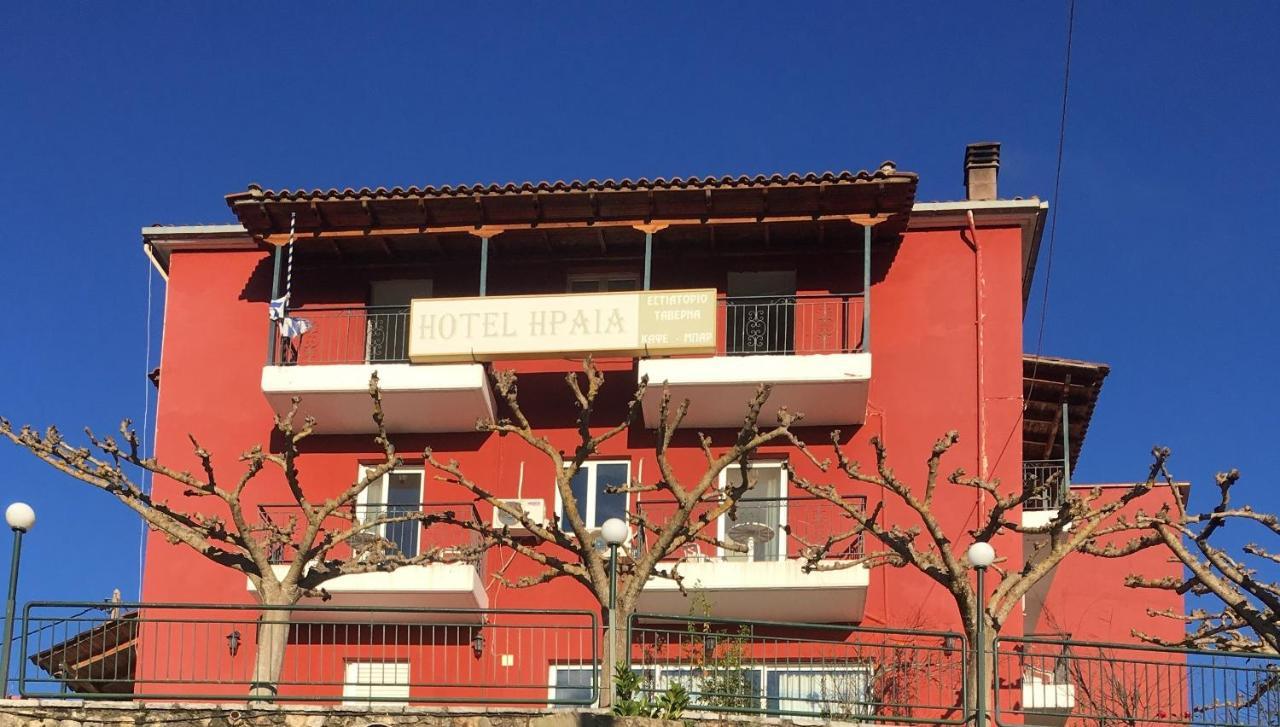 Ξενοδοχείο "Ηραία" Loutra  エクステリア 写真